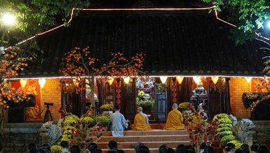 Không gian lắng đọng đêm giao thừa ở chùa Pháp Bảo