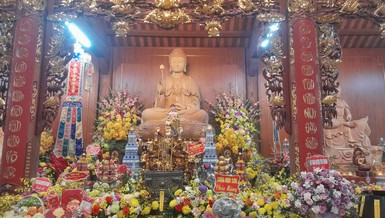 Tôn tượng Đức Phật Thích Ca được an vị tại chánh điện chùa Ngưu Tử