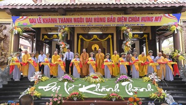 Cắt băng khánh thành ngôi đại hùng bảo điện chùa Hưng Mỹ