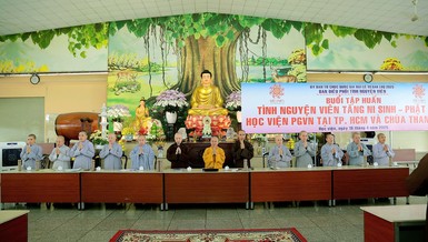 Niệm Phật cầu gia hộ trước khi bắt đầu buổi tập huấn