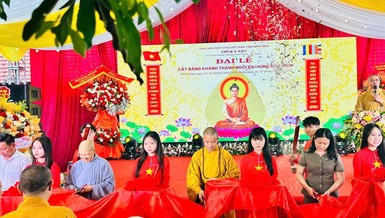 Cắt băng khánh thành ngôi đại hùng bảo điện chùa A Nậu