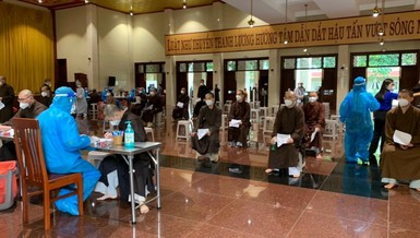 Gần 1.000 Tăng, Ni sinh được tiêm vắc-xin mũi 2-Ảnh: SC.N Bảo