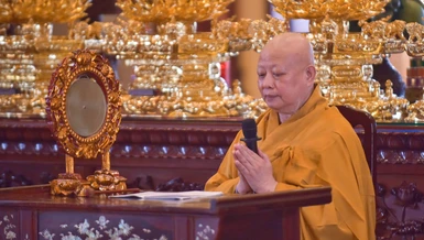 Hòa thượng Thích Lệ Trang chia sẻ về ý nghĩa An cư kiết hạ - Ảnh: Quảng Đạo/BGN