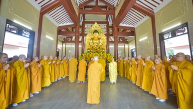 Chư tôn giáo phẩm tham dự Lễ khánh tạ Tam bảo chùa Phổ Quang (Q.Tân Bình, TP.HCM) chiều 22-12