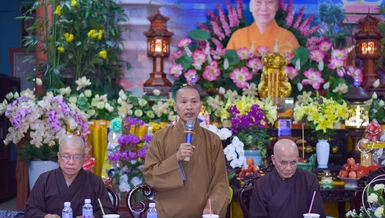 Thượng tọa Thích Minh Quang phổ biến kế hoạch tổ chức Đại lễ Phật đản và khóa An cư kiết hạ Phật lịch 2569 của Ban Trị sự GHPGVN TP.HCM - Ảnh: Quảng Đạo/BGN