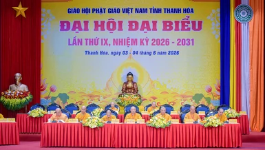 Chư tôn đức Chứng minh, Chủ tọa đoàn điều hành phiên làm việc đầu tiên của Đại hội đại biểu Phật giáo tỉnh Thanh Hóa lần thứ IX, nhiệm kỳ 2026-2031 - Ảnh: Quảng Đạo/BGN