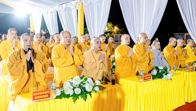 Chư tôn đức lãnh đạo Ban Trị sự GHPGVN tham dự lễ tưởng niệm các anh hùng liệt sĩ tại Nghĩa trang Liệt sĩ Hàm Rồng