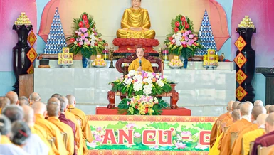 Hòa thượng Thích Bảo Nghiêm sách tấn hành giả an cư tại hạ trường chùa Khải Nam