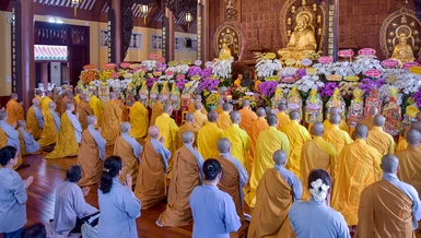 Chư tôn đức Tăng Ni các tự viện và các vị học Tăng từng tu học tại chùa Hải Quang, hiện hành đạo và trụ trì các tự viện tại TP.HCM cùng nhiều tỉnh thành tưởng niệm Hòa thượng Thích Nhật Lệ - Ảnh: Quảng Đạo/BGN