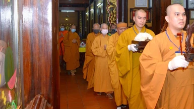 Chư tôn giáo phẩm lãnh đạo Trung ương GHPGVN và Ban Trị sự TP.HCM quang lâm tưởng niệm