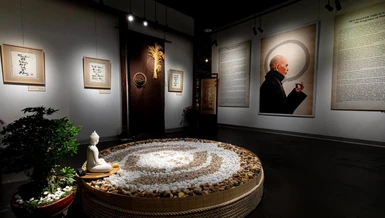 Khai mạc triển lãm sách và thư pháp của Thiền sư Thích Nhất Hạnh