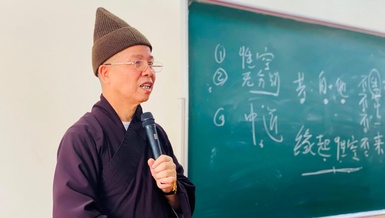 Hòa thượng Thích Thanh Quyết trong một