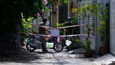 TP.HCM đang thực hiện giãn cách xã hội theo Chỉ thị 16, người dân không ra đường sau 18 giờ - Ảnh: Bảo Toàn/BGN