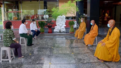 Buổi thăm tại chùa Huê Nghiêm (TP.Thủ Đức) chiều 22-8-2021 - Ảnh: Yên Hà