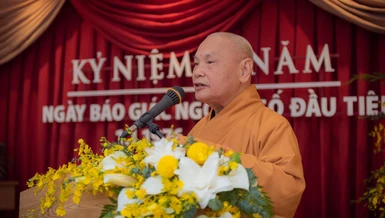 Hòa thượng Thích Thiện Nhơn, Chủ tịch Hội đồng Trị sự tham dự và phát biểu tại lễ kỷ niệm 45 năm năm ngày Báo Giác Ngộ ra số đầu tiên - Ảnh: Đăng Huy