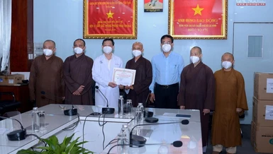 [Video] Thăm và tuyên dương công đức một số bệnh viện điều trị Covid-19, cơ sở từ thiện tại TP.HCM