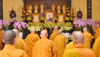 Lễ tưởng niệm Thiền sư Thích Nhất Hạnh tại Tổ đường Ấn Quang - quận 10, TP.HCM