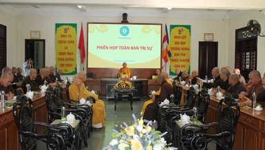 Phiên họp thống nhất giới thiệu nhân sự chủ chốt của toàn Ban Trị sự GHPGVN tỉnh Thừa Thiên Huế với sự tham dự của Hòa thượng Thích Giác Quang - Phó Thư ký Hội đồng Chứng minh và chư vị giáo phẩm chứng minh Ban Trị sự tỉnh sáng 11-9-2022