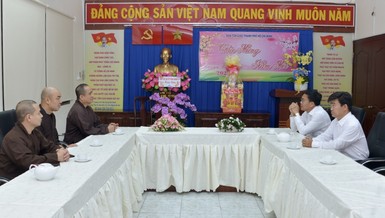 Ông Nguyễn Duy Tân, Phó Giám đốc Sở Nội vụ, Trưởng ban Tôn giáo TP.HCM thân mật tiếp Thượng tọa Thích Tâm Hải