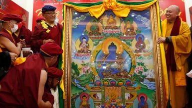 Bắc Ninh: Thượng tọa Thích Đức Thiện tiếp ngài Gyalwang Drukpa thăm chùa Phật Tích