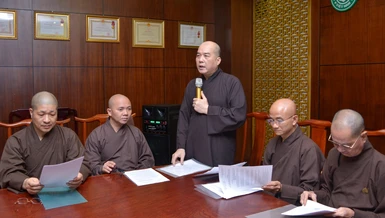 Thượng Thích Truyền Cường phát biểu trong buổi họp của Ban Kinh tế - Tài chính GHPGVN TP.HCM - Ảnh: Bảo Toàn/BGN