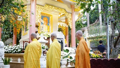 [Video] Đức Pháp chủ và chư tôn đức lãnh đạo GHPGVN tưởng niệm Đại lão Hòa thượng Thích Trí Tịnh