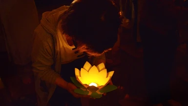 Người đệ tử Phật luôn vận dụng tinh thần phương tiện tùy duyên để ứng xử linh hoạt trong mọi chuyện, sao cho trong ấm ngoài êm, âm dương đều được lợi ích - Ảnh: Bảo Toàn/BGN