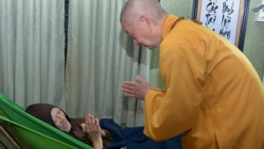 Hay tin Trưởng lão Hoà thượng Thích Trí Tịnh khiếm an, Đức Pháp chủ về Linh Phong Thiền Uyển thăm sáng 21-9-2023 - Ảnh: Bảo Toàn/BGN