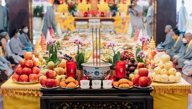 Vấn đề bố thí (hiến cúng) cho loài ngạ quỷ đã được Đức Phật nói đến trong Kinh tạng Pāli...