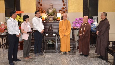 Trung tướng Phạm Ngọc Việt dẫn đầu phái đoàn Cục An ninh nội địa - Bộ Công an thăm, chúc Tết Đức Pháp chủ GHPGVN - Ảnh: Nguyên Tài/BGN