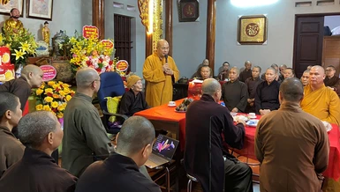 Thượng tọa Thích Thanh Vân dẫn đầu phái đoàn Ban Thường trực Ban Trị sự GHPGVN tỉnh Hải Dương đến vấn an Ni trưởng Thích Đàm Thảo tại tổ đình Sùng Phúc - Ảnh: Ban TTTT GHPGVN tỉnh Hải Dương