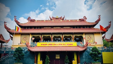 Nhiều hoạt động mùa Vu lan - Báo hiếu Phật lịch 2568 tại Việt Nam Quốc Tự - Ảnh: Minh Nhân