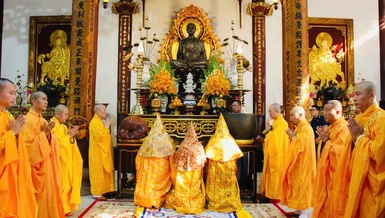 Lễ bạch Phật khai kinh Đại lễ cầu siêu nạn nhân tử vong do tai nạn giao thông năm 2024, tổ thức tại chùa Từ Đàm, tỉnh Thừa Thiên Huế - Ảnh: QĐ/BGN