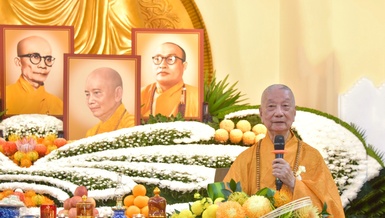 Đức Pháp chủ - Đại lão Hòa thượng Thích Trí Quảng quang lâm tham dự và đạo từ - Ảnh: Quảng Đạo/BGN