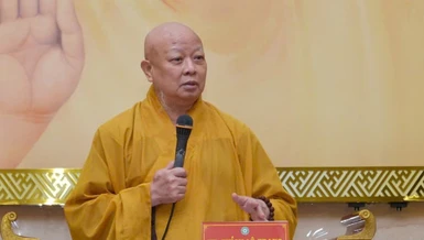 Hòa thượng Thích Lệ Trang chủ trì, phát biểu tại buổi họp mở rộng - Ảnh: Bảo Toàn/BGN