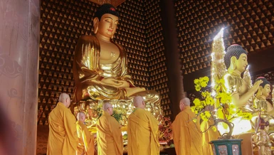 Lễ khai đàn Pháp hội Dược Sư tại chánh điện chùa Huê Nghiêm, sáng mùng 3 Tết Ất Tỵ - Ảnh: Nguyện Truyền/BGN