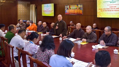 Hòa thượng Thích Lệ Trang, Phó Chủ tịch Hội đồng Trị sự, Trưởng ban Nghi lễ T.Ư, Trưởng ban Trị sự GHPGVN TP.HCM, Phó Chủ tịch Ủy ban Tổ chức Đại lễ Vesak Liên Hiệp Quốc 2025 chủ trì cuộc họp - Ảnh: Quảng Đạo/BGN 