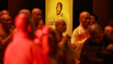 Bồ-tát Thích Quảng Đức viết Lời nguyện tâm quyết, ảnh tôn trí tại không gian chiêm bái xá-lợi Bồ-tát Thích Quảng Đức ở Việt Nam Quốc Tự - Ảnh: Hải An/Báo Giác Ngộ