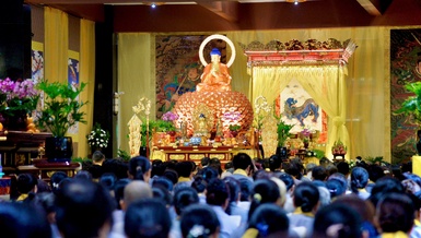 Đàn tràng được thiết trí trang nghiêm và hoàn mãn tại chùa Huê Nghiêm - Ảnh: Thiên Tứ/BGN