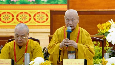 Trưởng lão Hòa thượng Thích Thiện Nhơn, Chủ tịch Hội đồng Trị sự GHPGVN phát biểu trong Hội nghị lần thứ 6 Ban Thường trực Hội đồng Trị sự GHPGVN (mở rộng) - Ảnh: Bảo Toàn/BGN