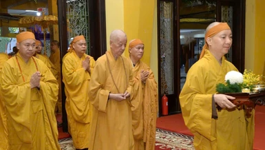 [Video] Lễ nhập kim quan Trưởng lão Hòa thượng Thích Trí Tịnh, Đức Pháp chủ GHPGVN quang lâm viếng tang