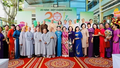 Lưu niệm tại buổi lễ kỷ niệm 20 năm thành lập Trường Mầm non Tịnh Nghiêm