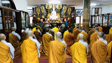 Tăng Ni nghiên cứu sinh VN tại Đại học Delhi (Ấn Độ) cử hành Lễ Bố-tát 