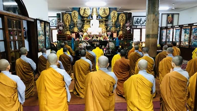 Tăng Ni nghiên cứu sinh VN tại Đại học Delhi (Ấn Độ) cử hành Lễ Bố-tát 