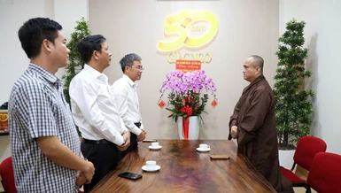 Phái đoàn lãnh đạo Cục an ninh nội địa - Bộ Công an chúc Tết cổ truyền đến Báo Giác Ngộ - Ảnh: Nguyên Tài/BGN