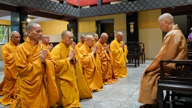 Trưởng lão Hòa thượng Thích Thiện Nhơn tác bạch khánh tuế Đức Pháp chủ GHPGVN - Ảnh: Nguyện Truyền/BGN