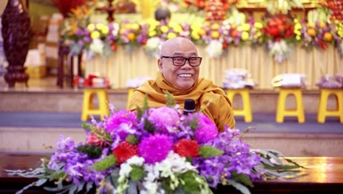 Hòa thượng Thích Giác Toàn, bút danh Trần Quê Hương, tác giả của nhiều thi tập đã được xuất bản 