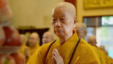 Đức Pháp chủ GHPGVN quang lâm tham dự, chứng minh - Ảnh: Bảo Toàn/BGN