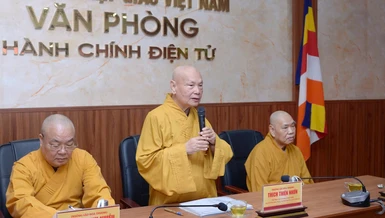 Trưởng lão Hòa thượng Thích Thiện Nhơn, Phó Pháp chủ Hội đồng Chứng minh, Chủ tịch Hội đồng Trị sự cùng chư vị Phó Chủ tịch Thường trực Hội đồng Trị sự: Hòa thượng Thích Thiện Pháp, Hòa thượng Thích Thanh Nhiễu - Ảnh: Bảo Toàn/BGN
