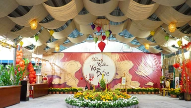 Không khí mùa xuân ngập tràn nơi chùa Vạn Đức